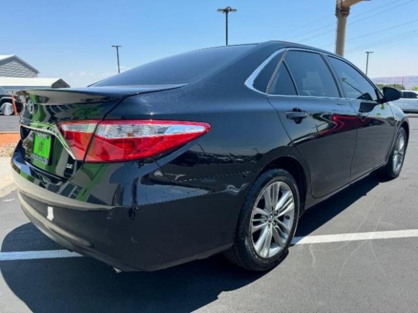 2017 Black /Black/Ash, leatherette/cloth Toyota Camry SE (4T1BF1FK3HU) with an 2.5L L4 DOHC 16V engine, 6-Speed Automatic transmission, located at 1865 East Red Hills Pkwy, St. George, 84770, (435) 628-0023, 37.120850, -113.543640 - We specialize in helping ALL people get the best financing available. No matter your credit score, good, bad or none we can get you an amazing rate. Had a bankruptcy, divorce, or repossessions? We give you the green light to get your credit back on the road. Low down and affordable payments that fit - Photo#6