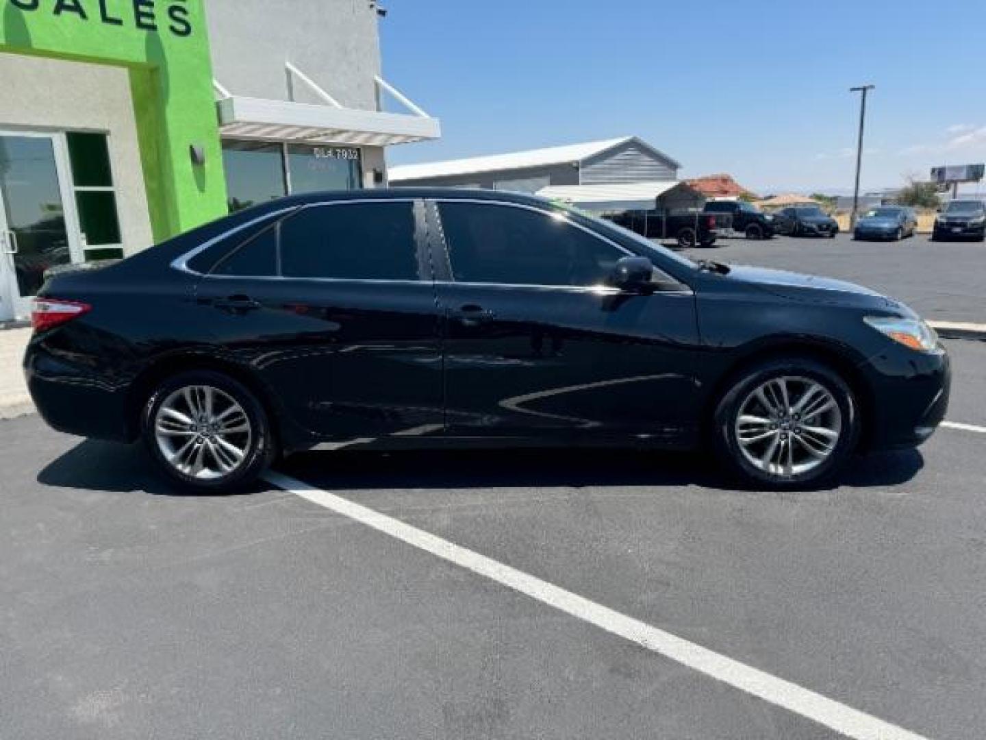 2017 Black /Black/Ash, leatherette/cloth Toyota Camry SE (4T1BF1FK3HU) with an 2.5L L4 DOHC 16V engine, 6-Speed Automatic transmission, located at 1865 East Red Hills Pkwy, St. George, 84770, (435) 628-0023, 37.120850, -113.543640 - We specialize in helping ALL people get the best financing available. No matter your credit score, good, bad or none we can get you an amazing rate. Had a bankruptcy, divorce, or repossessions? We give you the green light to get your credit back on the road. Low down and affordable payments that fit - Photo#7