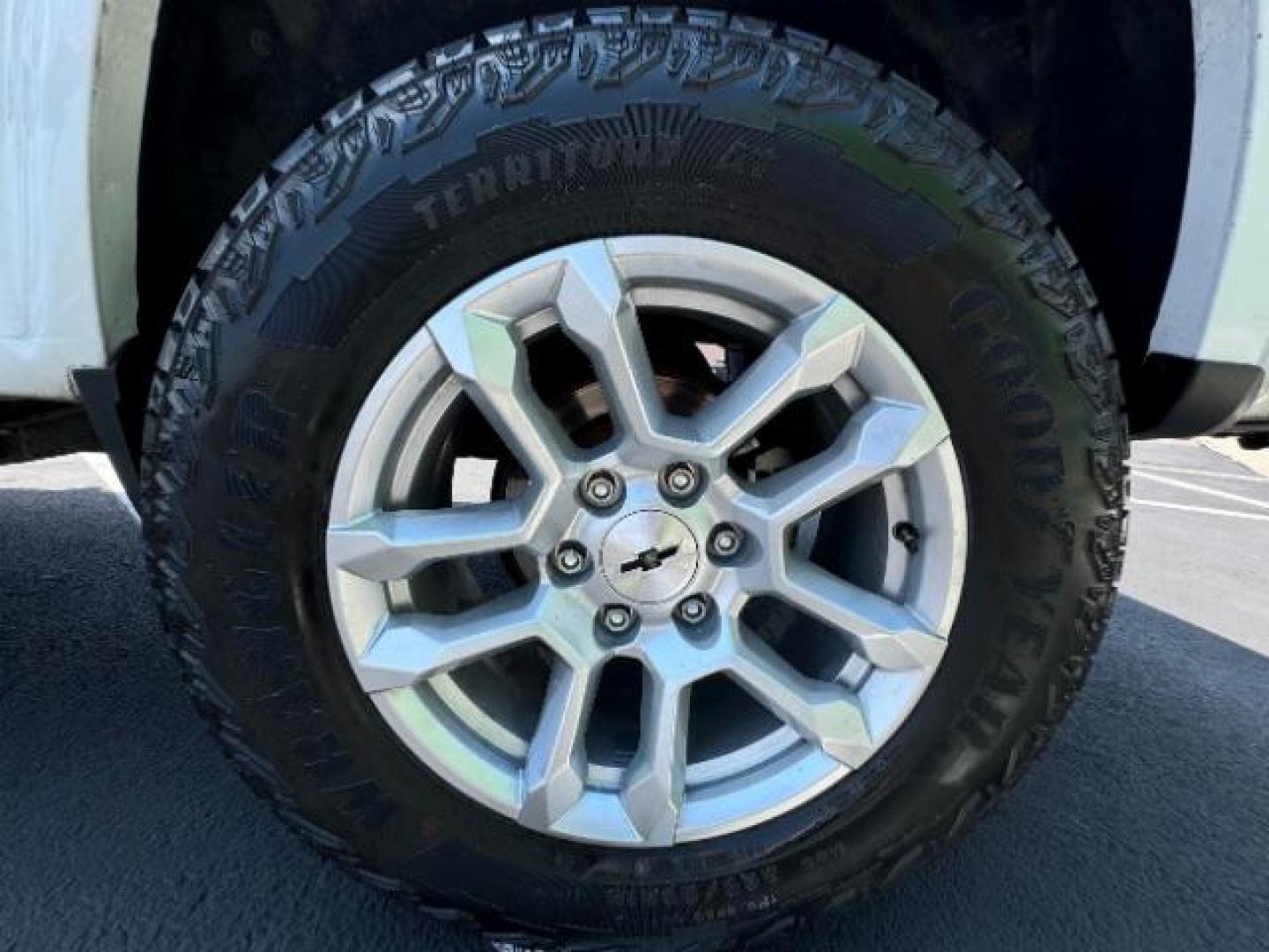 2016 Summit White /Jet Black, cloth Chevrolet Colorado LT Crew Cab 2WD Short Box (1GCGSBEA6G1) with an 2.5L L4 DOHC 16V GAS engine, 6-Speed Automatic transmission, located at 1865 East Red Hills Pkwy, St. George, 84770, (435) 628-0023, 37.120850, -113.543640 - We specialize in helping ALL people get the best financing available. No matter your credit score, good, bad or none we can get you an amazing rate. Had a bankruptcy, divorce, or repossessions? We give you the green light to get your credit back on the road. Low down and affordable payments that fit - Photo#10