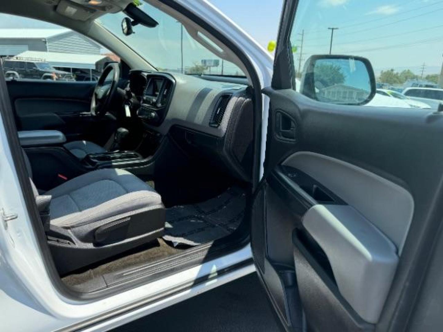 2016 Summit White /Jet Black, cloth Chevrolet Colorado LT Crew Cab 2WD Short Box (1GCGSBEA6G1) with an 2.5L L4 DOHC 16V GAS engine, 6-Speed Automatic transmission, located at 1865 East Red Hills Pkwy, St. George, 84770, (435) 628-0023, 37.120850, -113.543640 - Photo#29