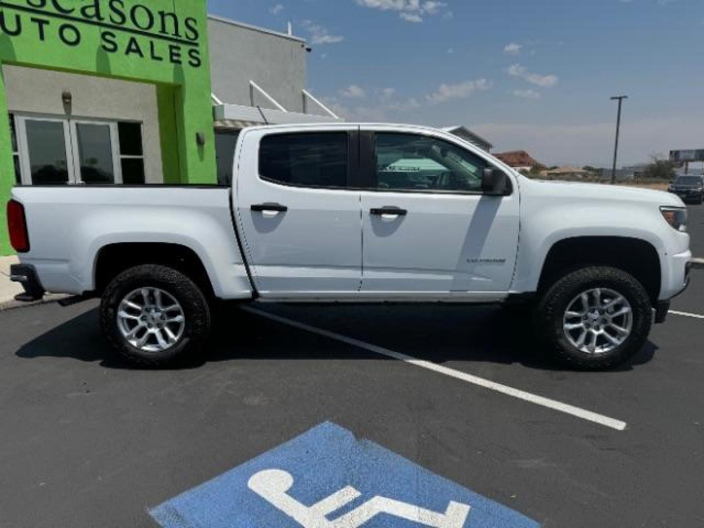 2016 Summit White /Jet Black, cloth Chevrolet Colorado LT Crew Cab 2WD Short Box (1GCGSBEA6G1) with an 2.5L L4 DOHC 16V GAS engine, 6-Speed Automatic transmission, located at 1865 East Red Hills Pkwy, St. George, 84770, (435) 628-0023, 37.120850, -113.543640 - We specialize in helping ALL people get the best financing available. No matter your credit score, good, bad or none we can get you an amazing rate. Had a bankruptcy, divorce, or repossessions? We give you the green light to get your credit back on the road. Low down and affordable payments that fit - Photo#7