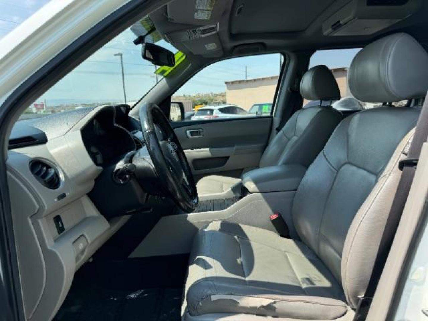 2014 Taffeta White /Black Honda Pilot EX-L 2WD 5-Spd AT with Navigation (5FNYF3H75EB) with an 3.5L V6 SOHC 24V engine, 5-Speed Automatic transmission, located at 940 North Main Street, Cedar City, UT, 84720, (435) 628-0023, 37.692936, -113.061897 - Photo#15