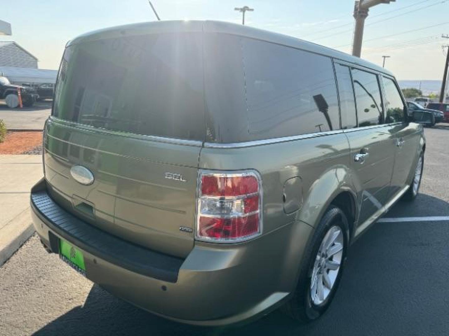 2012 Cinnamon Metallic /Charcoal Black Leather Interior Ford Flex SEL AWD (2FMHK6CC9CB) with an 3.5L V6 DOHC 24V engine, 6-Speed Automatic Overdrive transmission, located at 1865 East Red Hills Pkwy, St. George, 84770, (435) 628-0023, 37.120850, -113.543640 - We specialize in helping ALL people get the best financing available. No matter your credit score, good, bad or none we can get you an amazing rate. Had a bankruptcy, divorce, or repossessions? We give you the green light to get your credit back on the road. Low down and affordable payments that fit - Photo#6