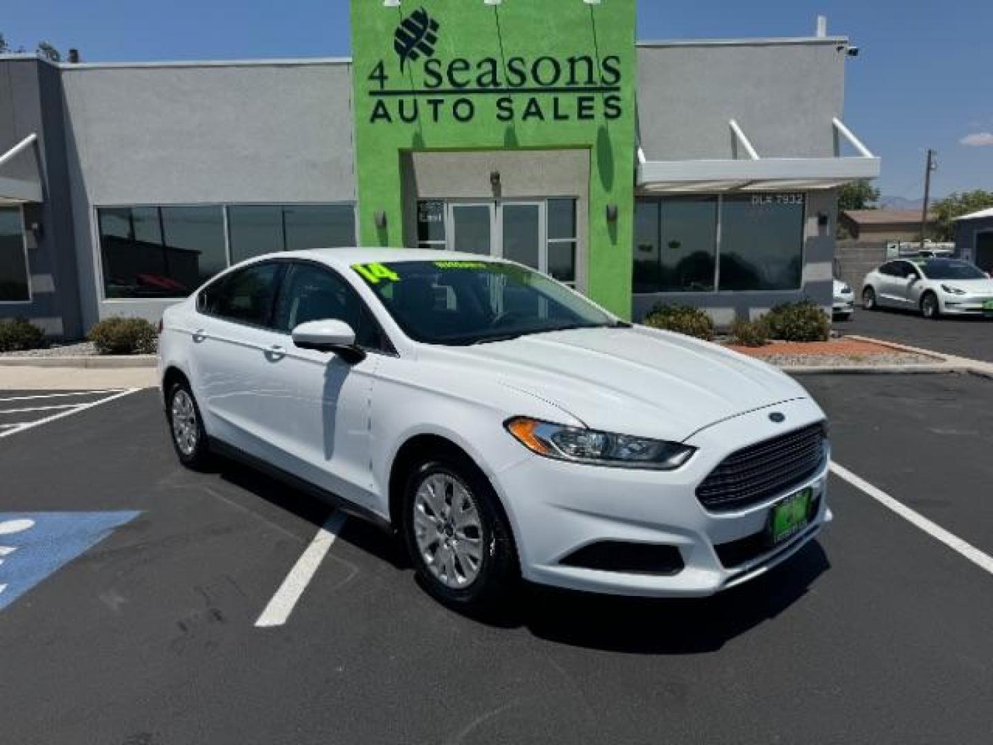 2014 Oxford White /Earth Gray Ford Fusion S (3FA6P0G73ER) with an 2.5L L4 DOHC 16V engine, located at 1865 East Red Hills Pkwy, St. George, 84770, (435) 628-0023, 37.120850, -113.543640 - We specialize in helping ALL people get the best financing available. No matter your credit score, good, bad or none we can get you an amazing rate. Had a bankruptcy, divorce, or repossessions? We give you the green light to get your credit back on the road. Low down and affordable payments that fit - Photo#0