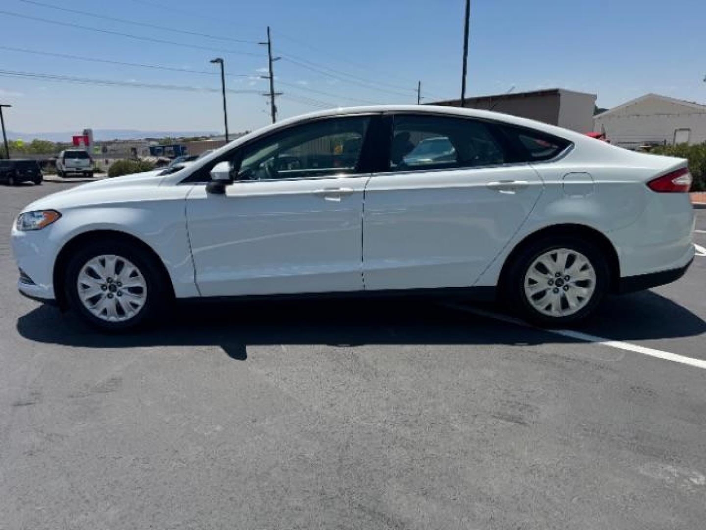 2014 Oxford White /Earth Gray Ford Fusion S (3FA6P0G73ER) with an 2.5L L4 DOHC 16V engine, located at 1865 East Red Hills Pkwy, St. George, 84770, (435) 628-0023, 37.120850, -113.543640 - We specialize in helping ALL people get the best financing available. No matter your credit score, good, bad or none we can get you an amazing rate. Had a bankruptcy, divorce, or repossessions? We give you the green light to get your credit back on the road. Low down and affordable payments that fit - Photo#3