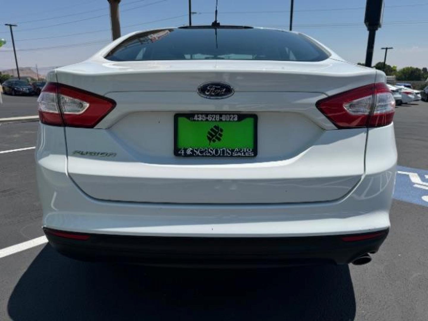 2014 Oxford White /Earth Gray Ford Fusion S (3FA6P0G73ER) with an 2.5L L4 DOHC 16V engine, located at 1865 East Red Hills Pkwy, St. George, 84770, (435) 628-0023, 37.120850, -113.543640 - We specialize in helping ALL people get the best financing available. No matter your credit score, good, bad or none we can get you an amazing rate. Had a bankruptcy, divorce, or repossessions? We give you the green light to get your credit back on the road. Low down and affordable payments that fit - Photo#5