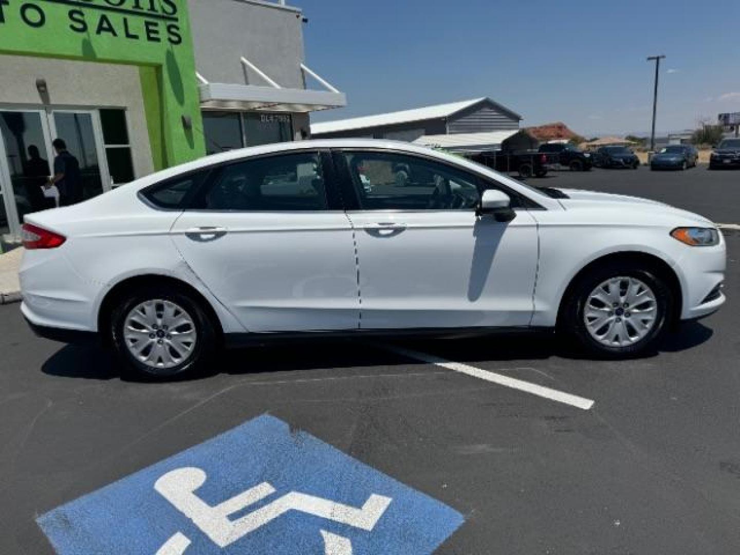 2014 Oxford White /Earth Gray Ford Fusion S (3FA6P0G73ER) with an 2.5L L4 DOHC 16V engine, located at 1865 East Red Hills Pkwy, St. George, 84770, (435) 628-0023, 37.120850, -113.543640 - We specialize in helping ALL people get the best financing available. No matter your credit score, good, bad or none we can get you an amazing rate. Had a bankruptcy, divorce, or repossessions? We give you the green light to get your credit back on the road. Low down and affordable payments that fit - Photo#7