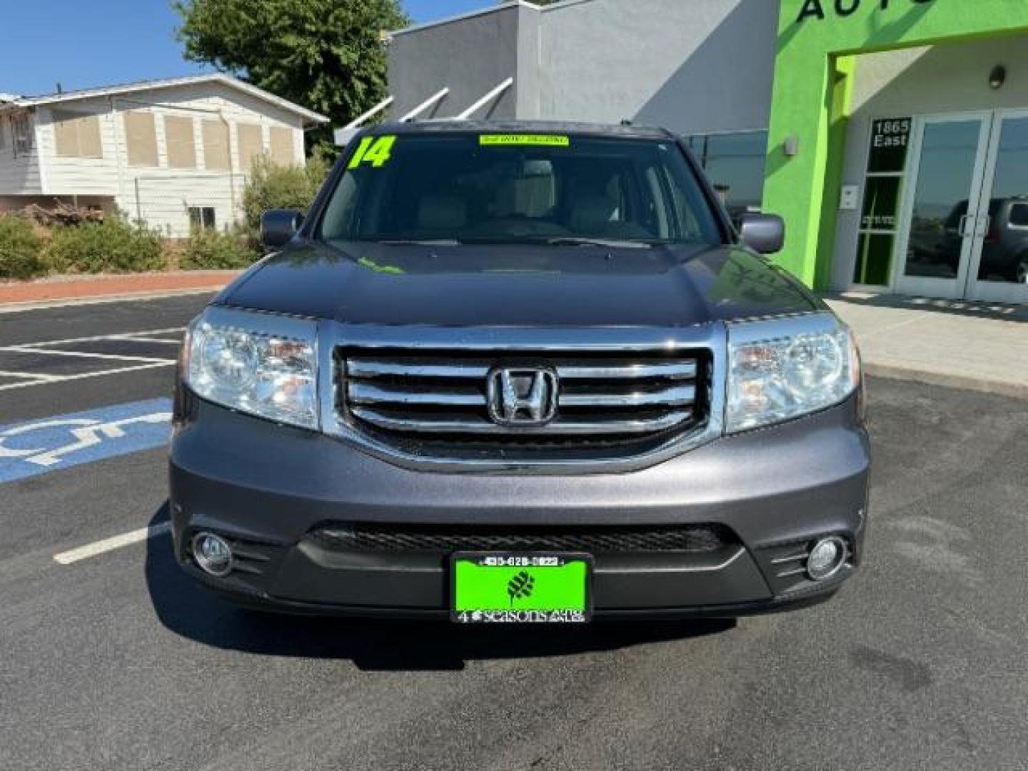 2014 Alabaster Silver Metallic Honda Pilot SPORT UTILITY 4-DR (5FNYF3H97EB) with an 3.5L V6 SOHC 24V engine, 5-Speed Automatic transmission, located at 1865 East Red Hills Pkwy, St. George, 84770, (435) 628-0023, 37.120850, -113.543640 - We specialize in helping ALL people get the best financing available. No matter your credit score, good, bad or none we can get you an amazing rate. Had a bankruptcy, divorce, or repossessions? We give you the green light to get your credit back on the road. Low down and affordable payments that fit - Photo#1