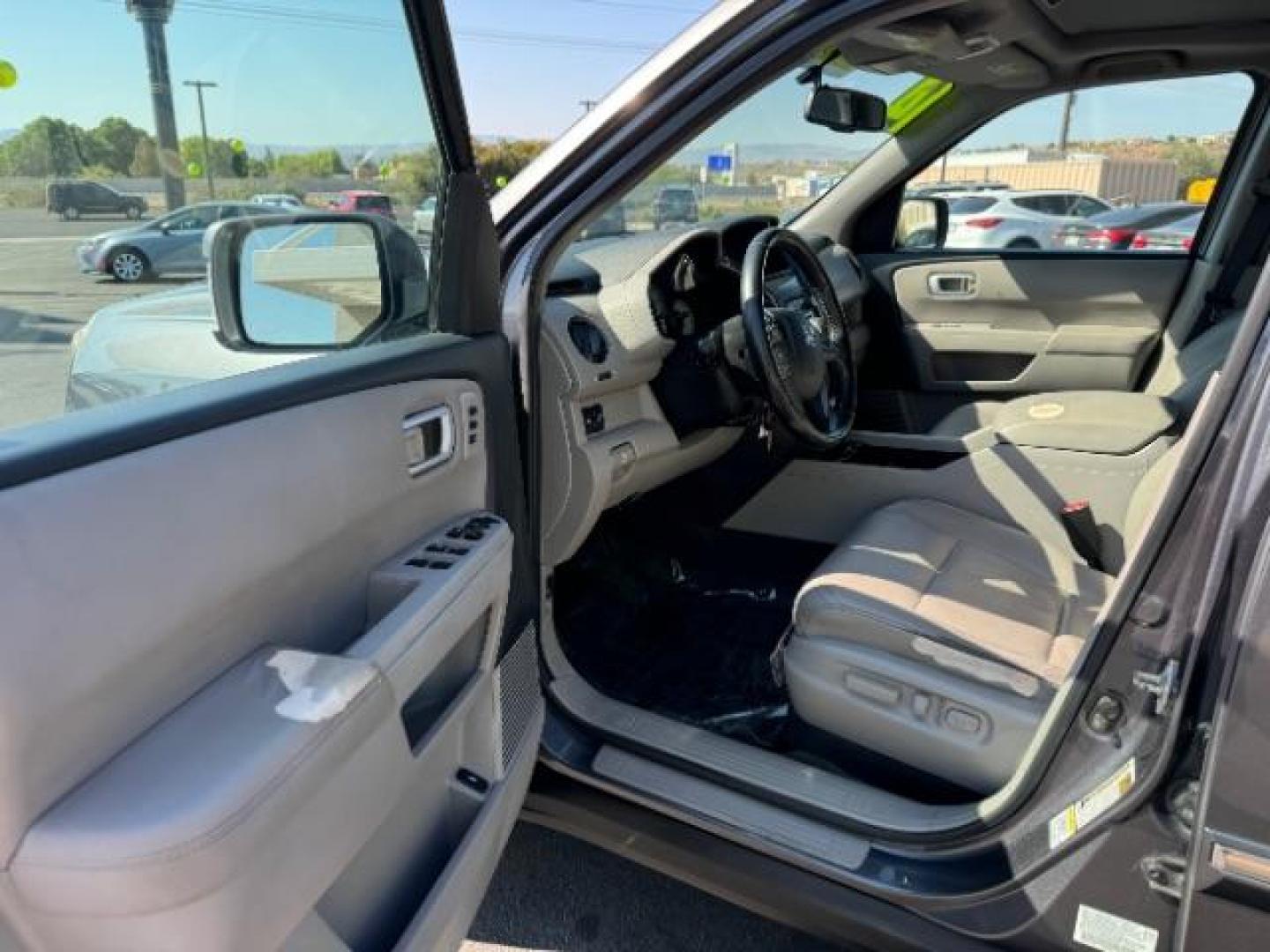 2014 Alabaster Silver Metallic Honda Pilot SPORT UTILITY 4-DR (5FNYF3H97EB) with an 3.5L V6 SOHC 24V engine, 5-Speed Automatic transmission, located at 1865 East Red Hills Pkwy, St. George, 84770, (435) 628-0023, 37.120850, -113.543640 - Photo#12