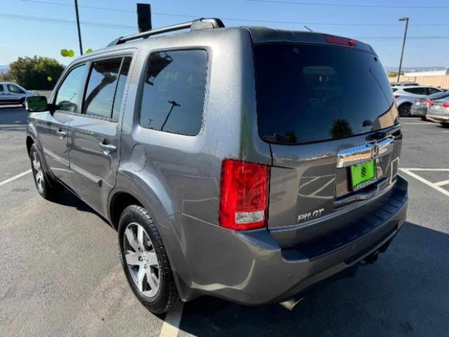 2014 Alabaster Silver Metallic Honda Pilot SPORT UTILITY 4-DR (5FNYF3H97EB) with an 3.5L V6 SOHC 24V engine, 5-Speed Automatic transmission, located at 1865 East Red Hills Pkwy, St. George, 84770, (435) 628-0023, 37.120850, -113.543640 - We specialize in helping ALL people get the best financing available. No matter your credit score, good, bad or none we can get you an amazing rate. Had a bankruptcy, divorce, or repossessions? We give you the green light to get your credit back on the road. Low down and affordable payments that fit - Photo#4