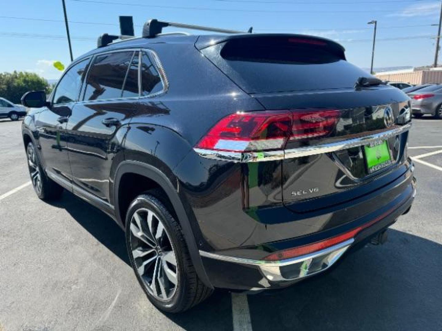 2022 Deep Black Pearl /Cinnamon Brown and Titan Black Volkswagen Atlas Cross Sport V6 SEL Premium R-Line 4MOTION (1V2FE2CA9NC) with an 3.6L V6 DOHC 24V engine, 8-Speed Automatic transmission, located at 1865 East Red Hills Pkwy, St. George, 84770, (435) 628-0023, 37.120850, -113.543640 - Photo#4