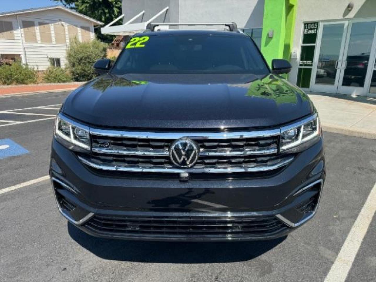 2022 Deep Black Pearl /Cinnamon Brown and Titan Black Volkswagen Atlas Cross Sport V6 SEL Premium R-Line 4MOTION (1V2FE2CA9NC) with an 3.6L V6 DOHC 24V engine, 8-Speed Automatic transmission, located at 1865 East Red Hills Pkwy, St. George, 84770, (435) 628-0023, 37.120850, -113.543640 - We specialize in helping ALL people get the best financing available. No matter your credit score, good, bad or none we can get you an amazing rate. Had a bankruptcy, divorce, or repossessions? We give you the green light to get your credit back on the road. Low down and affordable payments that fit - Photo#1