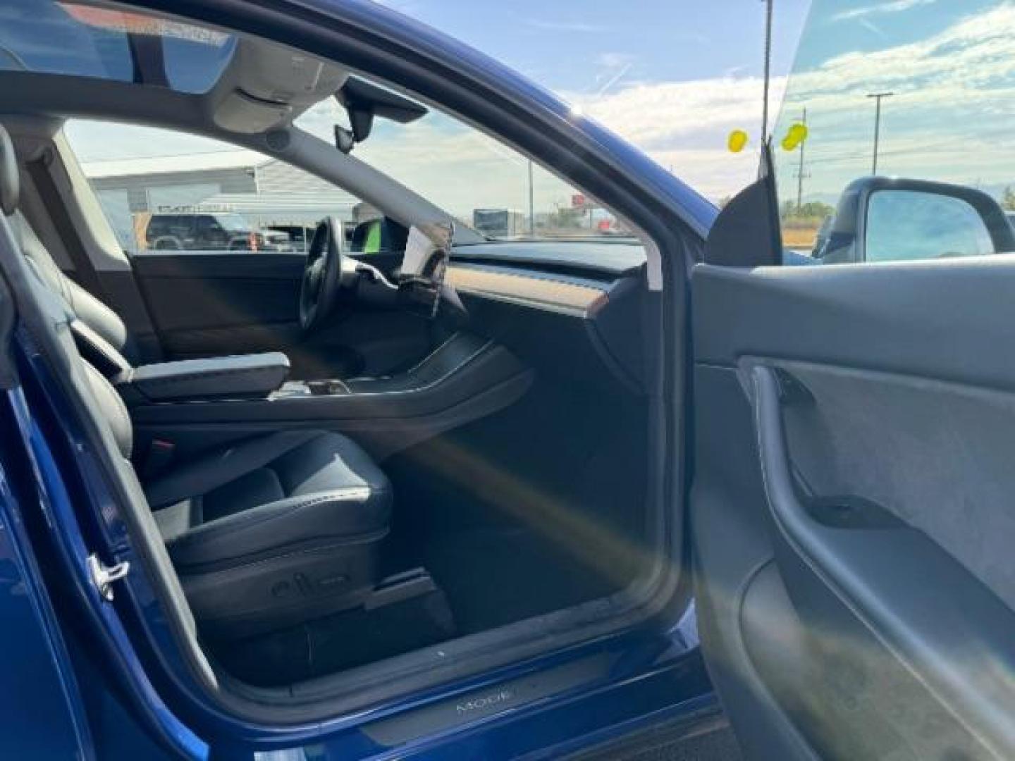 2020 Deep Blue Metallic /All Black, leatherette Tesla Model Y Long Range (5YJYGDEE2LF) with an ELECTRIC engine, 1-Speed Automatic transmission, located at 1865 East Red Hills Pkwy, St. George, 84770, (435) 628-0023, 37.120850, -113.543640 - Beautiful Long Range AWD Model Y. Excellent condition with 120k mile warranty on battery and motor. Tires are great, has roof rack, Battery still gets 285 on full charge (93% of original). ***May qualify for $4,000 EV cashback rebate*** We are setup with the IRS to directly file credit and recieve - Photo#31