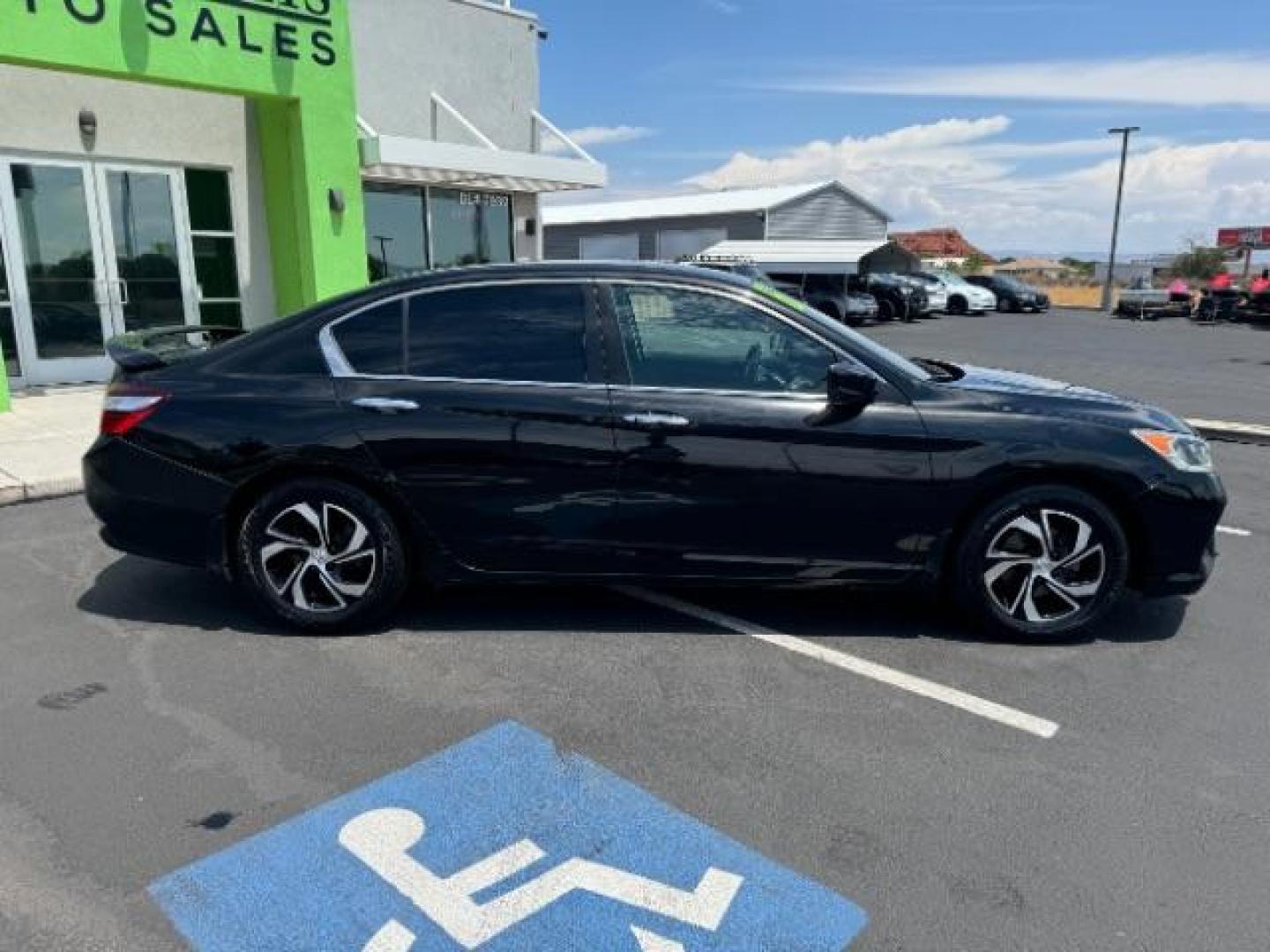 2016 Crystal Black Pearl /Black, cloth Honda Accord LX Sedan CVT (1HGCR2F38GA) with an 2.4L L4 DOHC 16V engine, Continuously Variable Transmission transmission, located at 1865 East Red Hills Pkwy, St. George, 84770, (435) 628-0023, 37.120850, -113.543640 - Photo#7