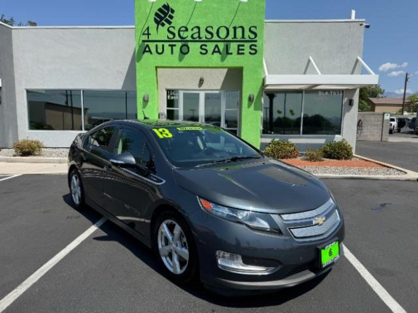 2013 Gray /Black Chevrolet Volt Premium w/ Navigation and LEP (1G1RH6E48DU) with an 1.4L L4 DOHC 16V PLUG-IN HYBRID engine, Continuously Variable Transmission transmission, located at 1865 East Red Hills Pkwy, St. George, 84770, (435) 628-0023, 37.120850, -113.543640 - Photo#0