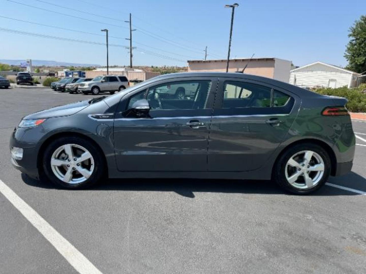 2013 Gray /Black Chevrolet Volt Premium w/ Navigation and LEP (1G1RH6E48DU) with an 1.4L L4 DOHC 16V PLUG-IN HYBRID engine, Continuously Variable Transmission transmission, located at 1865 East Red Hills Pkwy, St. George, 84770, (435) 628-0023, 37.120850, -113.543640 - Photo#3