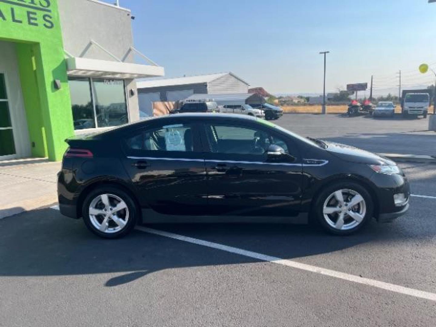 2014 Black /Black Interior Chevrolet Volt Premium w/ LEP (1G1RF6E41EU) with an 1.4L L4 DOHC 16V PLUG-IN HYBRID engine, Continuously Variable Transmission transmission, located at 940 North Main Street, Cedar City, UT, 84720, (435) 628-0023, 37.692936, -113.061897 - ***This vehicle qualifies for the EV/Hybrid tax rebate of up to $4,000*** We are setup with the IRS to recieve direct payments within 72 hours. We file the rebate online with IRS and can credit it to your down payment, reduce the sales price OR give you cashback!! These cars will not last and can o - Photo#7