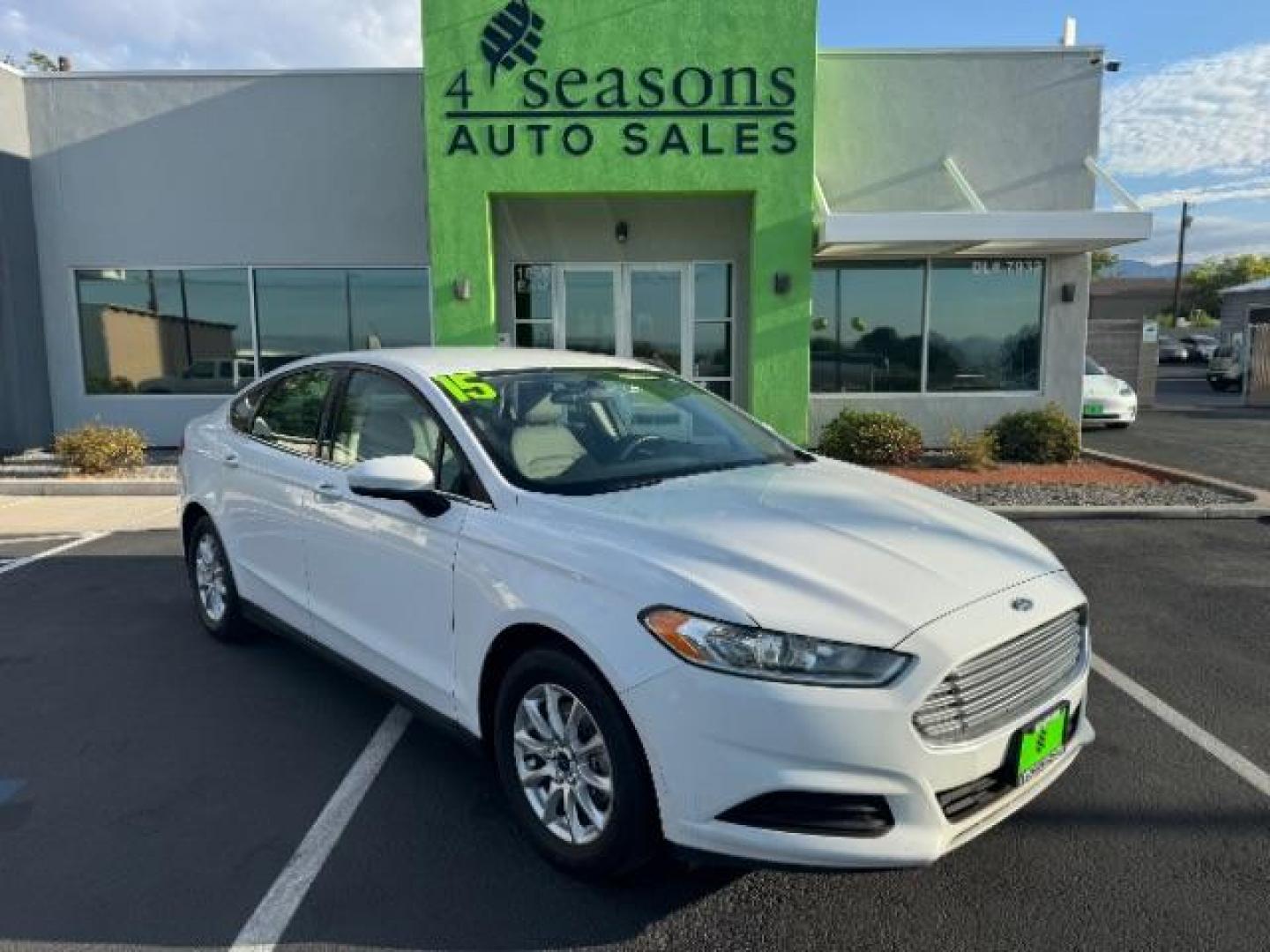 2015 Oxford White /Earth Gray Ford Fusion S (3FA6P0G76FR) with an 2.5L L4 DOHC 16V engine, 6-Speed Automatic transmission, located at 1865 East Red Hills Pkwy, St. George, 84770, (435) 628-0023, 37.120850, -113.543640 - Photo#0