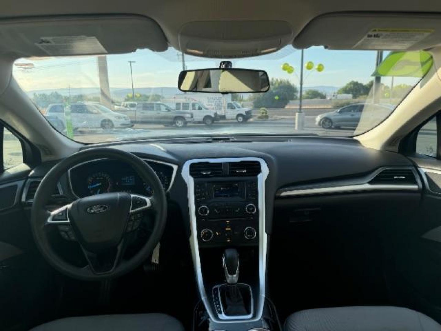 2015 Oxford White /Earth Gray Ford Fusion S (3FA6P0G76FR) with an 2.5L L4 DOHC 16V engine, 6-Speed Automatic transmission, located at 1865 East Red Hills Pkwy, St. George, 84770, (435) 628-0023, 37.120850, -113.543640 - Photo#23