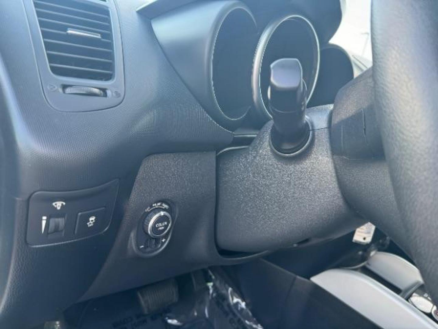 2012 White /Sand/Black Cloth Interior Kia Soul ! (KNDJT2A61C7) with an 2.0L L4 DOHC 16V engine, located at 940 North Main Street, Cedar City, UT, 84720, (435) 628-0023, 37.692936, -113.061897 - Photo#15