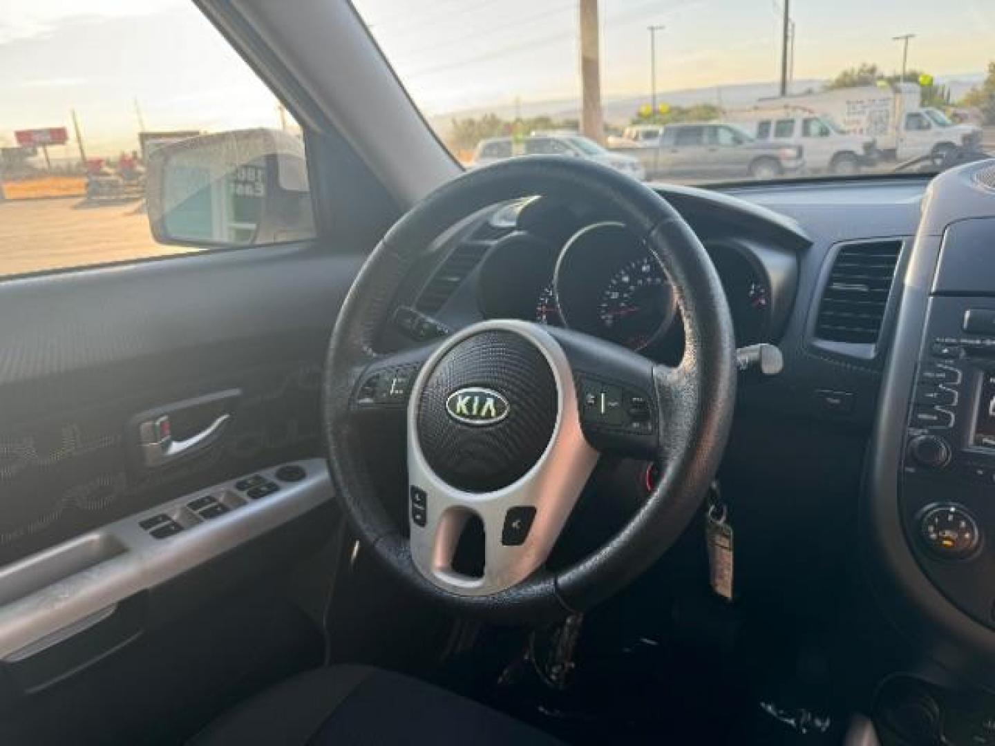 2012 White /Sand/Black Cloth Interior Kia Soul ! (KNDJT2A61C7) with an 2.0L L4 DOHC 16V engine, located at 940 North Main Street, Cedar City, UT, 84720, (435) 628-0023, 37.692936, -113.061897 - Photo#30