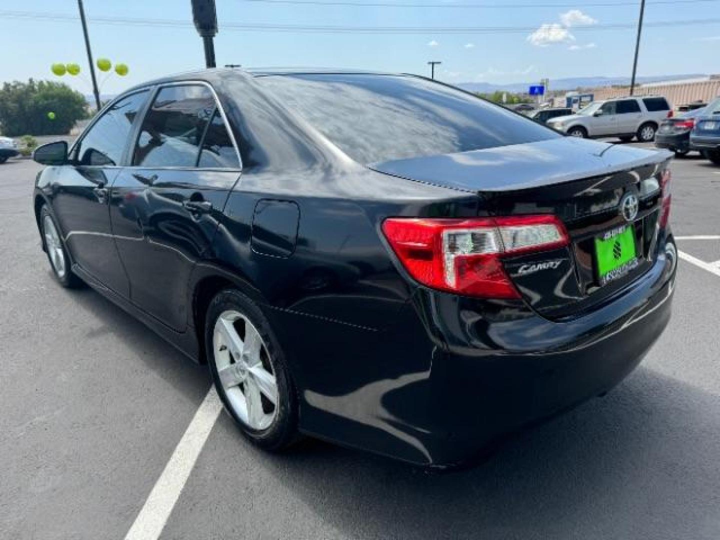 2013 Attitude Black Metallic /Black Toyota Camry SE (4T1BF1FK6DU) with an 2.5L L4 DOHC 16V engine, 6-Speed Automatic transmission, located at 1865 East Red Hills Pkwy, St. George, 84770, (435) 628-0023, 37.120850, -113.543640 - We specialize in helping ALL people get the best financing available. No matter your credit score, good, bad or none we can get you an amazing rate. Had a bankruptcy, divorce, or repossessions? We give you the green light to get your credit back on the road. Low down and affordable payments that fit - Photo#4