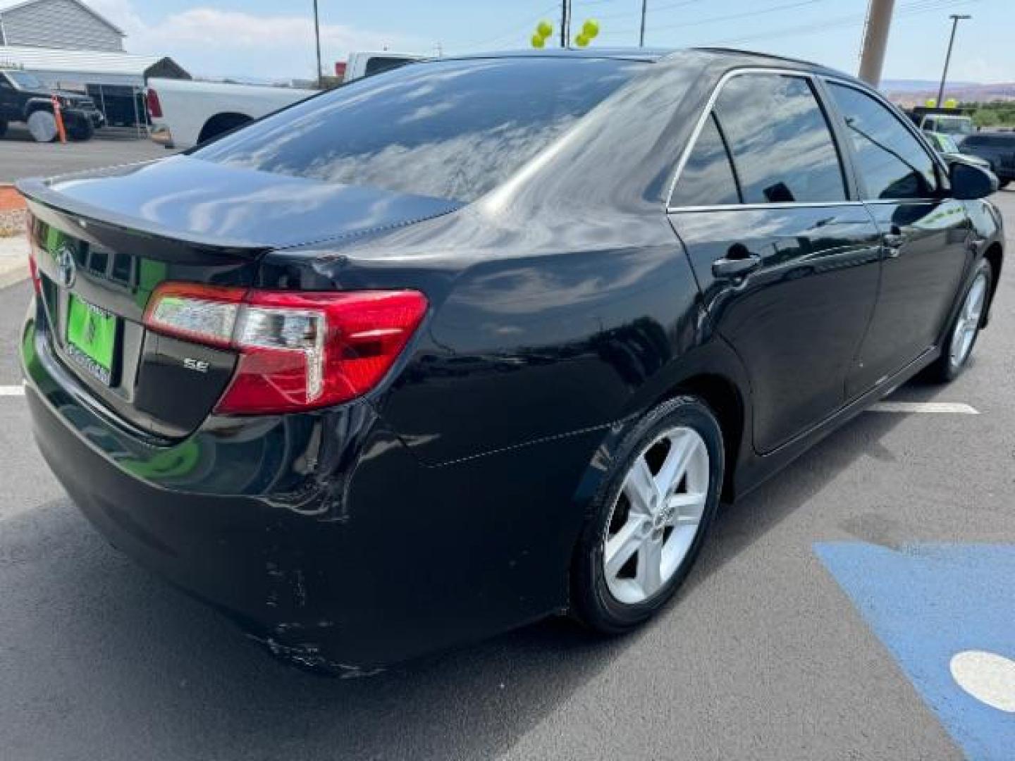 2013 Attitude Black Metallic /Black Toyota Camry SE (4T1BF1FK6DU) with an 2.5L L4 DOHC 16V engine, 6-Speed Automatic transmission, located at 1865 East Red Hills Pkwy, St. George, 84770, (435) 628-0023, 37.120850, -113.543640 - We specialize in helping ALL people get the best financing available. No matter your credit score, good, bad or none we can get you an amazing rate. Had a bankruptcy, divorce, or repossessions? We give you the green light to get your credit back on the road. Low down and affordable payments that fit - Photo#6