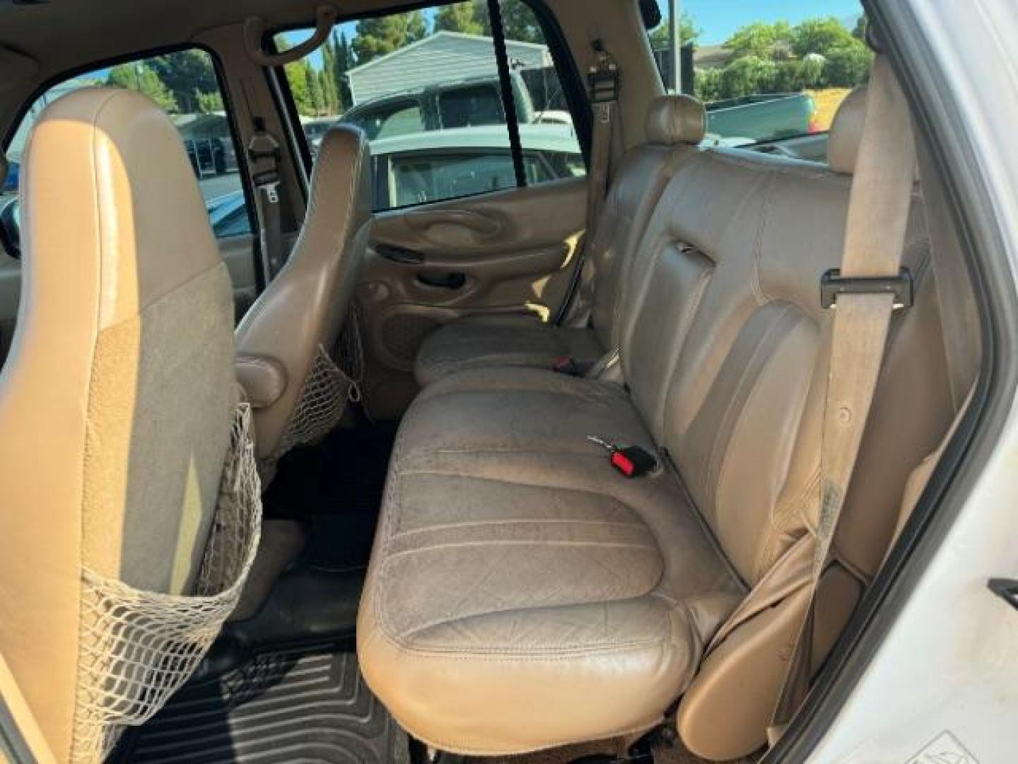 1998 Oxford White Clearcoat /Medium Prairie Tan Leather Ford Expedition Eddie Bauer 4WD (1FMPU18L6WL) with an 5.4L V8 SOHC 16V engine, 4-Speed Automatic transmission, located at 1865 East Red Hills Pkwy, St. George, 84770, (435) 628-0023, 37.120850, -113.543640 - Photo#9