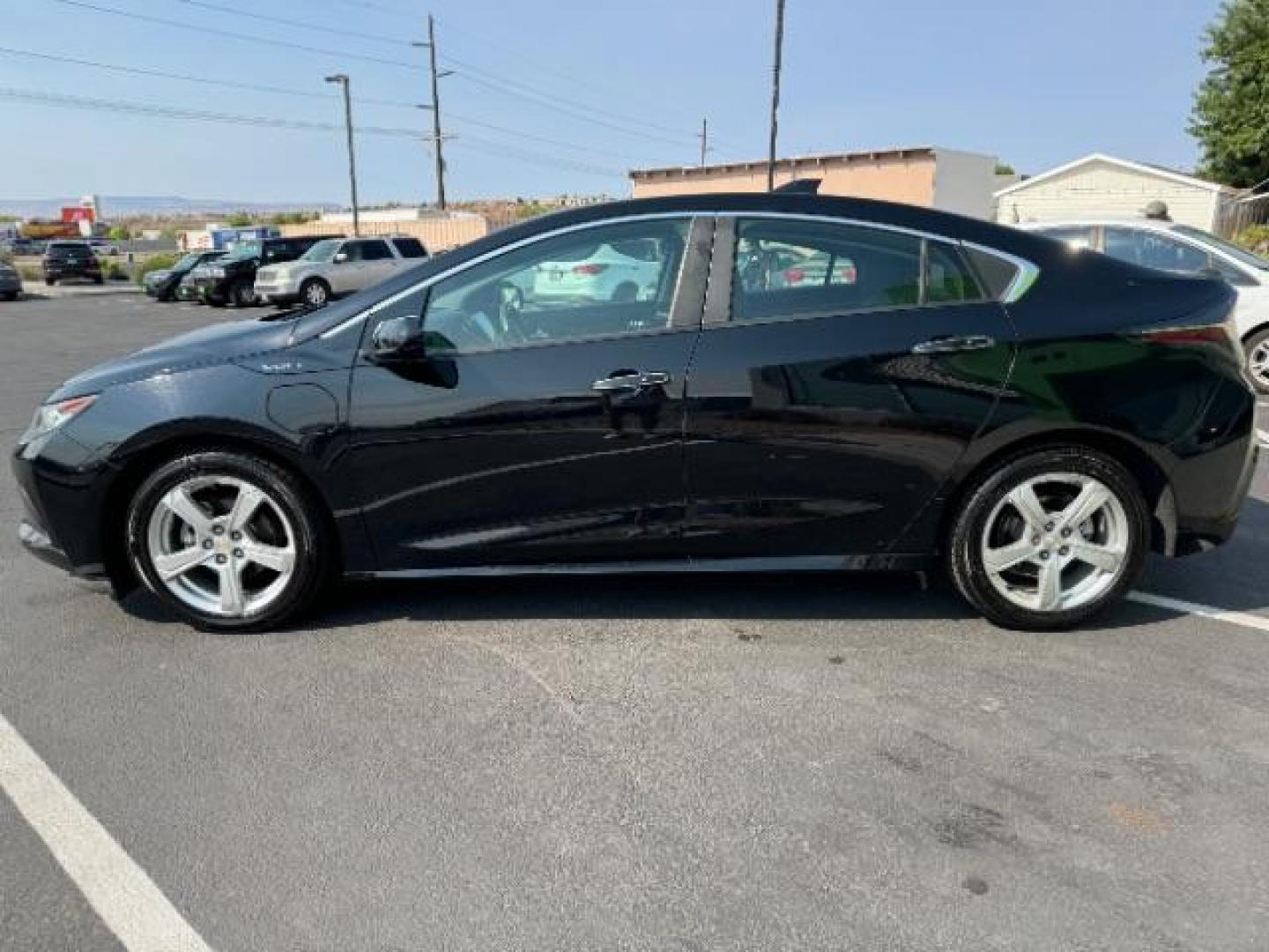 2017 Mosaic Black Metallic /Jet Black/Jet Black, leather Chevrolet Volt LT (1G1RC6S59HU) with an 1.5L L4 DOHC 16V PLUG-IN HYBRID engine, Continuously Variable Transmission transmission, located at 940 North Main Street, Cedar City, UT, 84720, (435) 628-0023, 37.692936, -113.061897 - ***This vehicle qualifies for the EV/Hybrid tax rebate of up to $4,000*** We are setup with the IRS to recieve direct payments within 72 hours. We file the rebate online with IRS and can credit it to your down payment, reduce the sales price OR give you cashback!! These cars will not last and can o - Photo#3