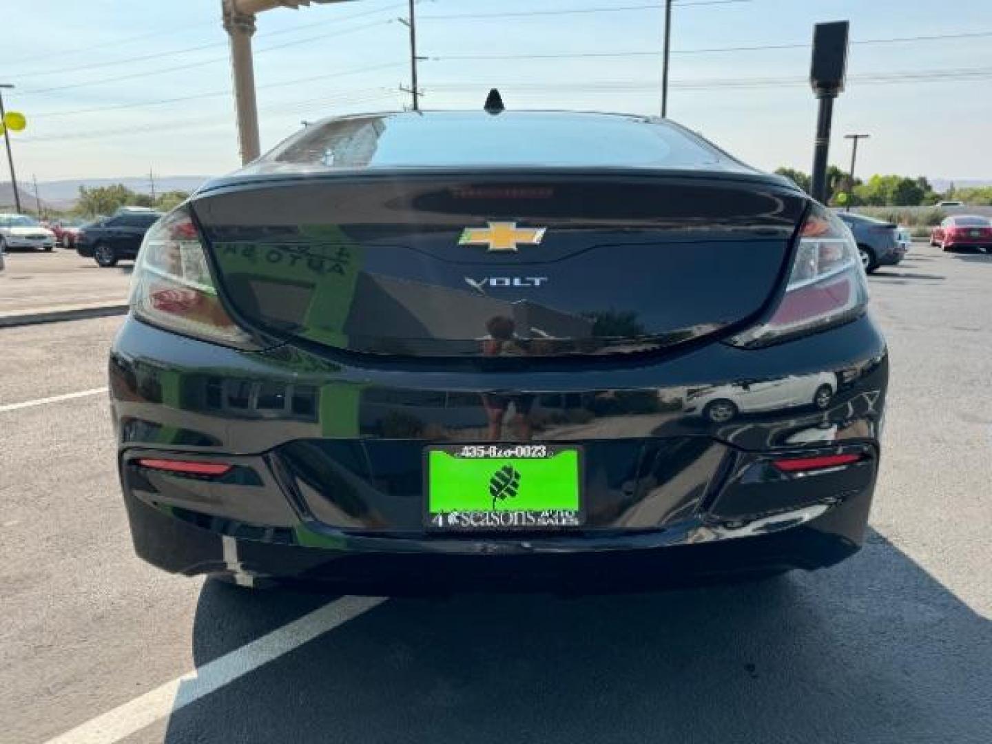 2017 Mosaic Black Metallic /Jet Black/Jet Black, leather Chevrolet Volt LT (1G1RC6S59HU) with an 1.5L L4 DOHC 16V PLUG-IN HYBRID engine, Continuously Variable Transmission transmission, located at 940 North Main Street, Cedar City, UT, 84720, (435) 628-0023, 37.692936, -113.061897 - ***This vehicle qualifies for the EV/Hybrid tax rebate of up to $4,000*** We are setup with the IRS to recieve direct payments within 72 hours. We file the rebate online with IRS and can credit it to your down payment, reduce the sales price OR give you cashback!! These cars will not last and can o - Photo#5