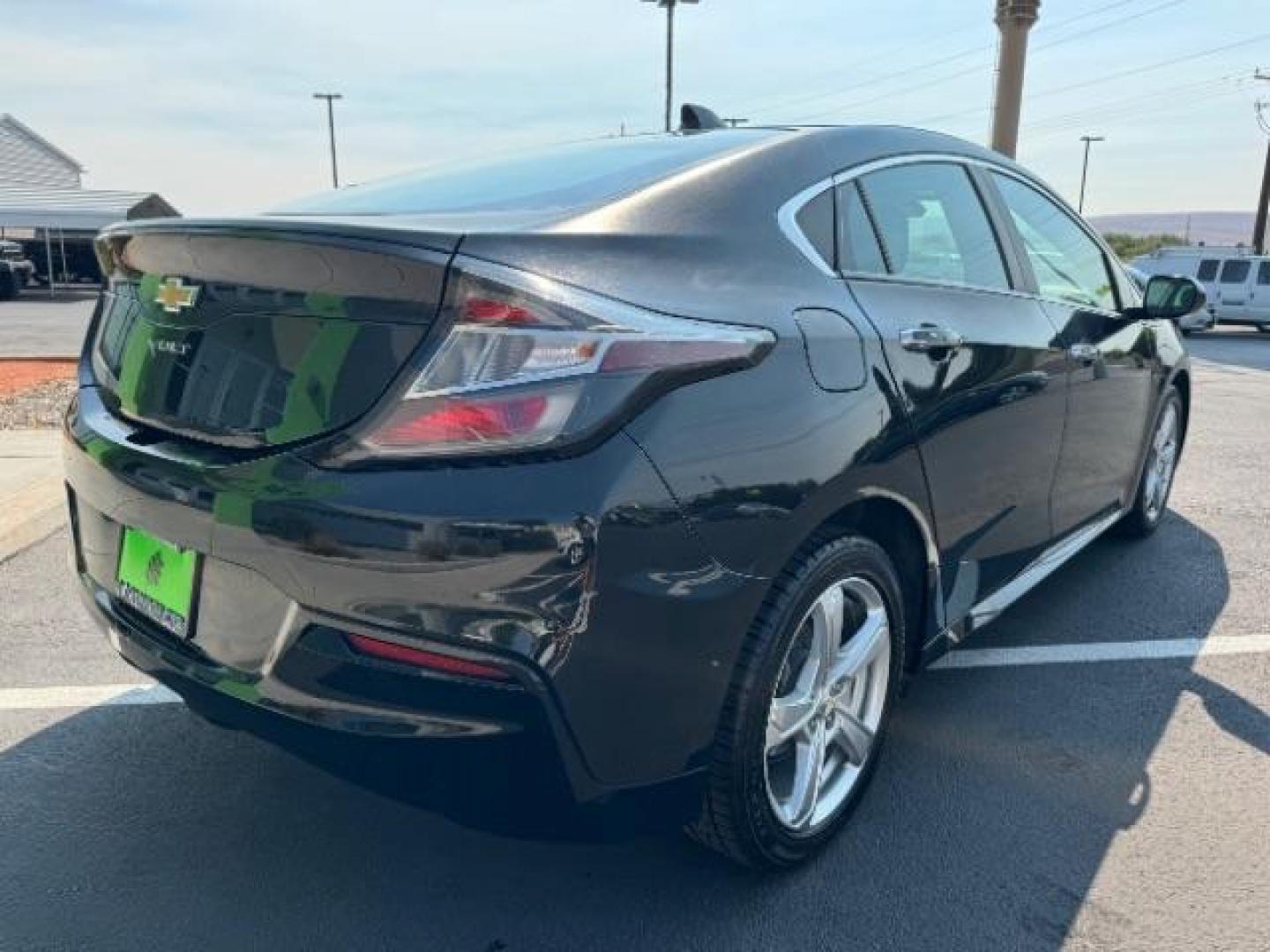 2017 Mosaic Black Metallic /Jet Black/Jet Black, leather Chevrolet Volt LT (1G1RC6S59HU) with an 1.5L L4 DOHC 16V PLUG-IN HYBRID engine, Continuously Variable Transmission transmission, located at 940 North Main Street, Cedar City, UT, 84720, (435) 628-0023, 37.692936, -113.061897 - ***This vehicle qualifies for the EV/Hybrid tax rebate of up to $4,000*** We are setup with the IRS to recieve direct payments within 72 hours. We file the rebate online with IRS and can credit it to your down payment, reduce the sales price OR give you cashback!! These cars will not last and can o - Photo#6