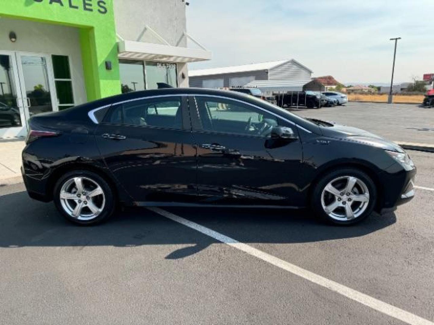 2017 Mosaic Black Metallic /Jet Black/Jet Black, leather Chevrolet Volt LT (1G1RC6S59HU) with an 1.5L L4 DOHC 16V PLUG-IN HYBRID engine, Continuously Variable Transmission transmission, located at 940 North Main Street, Cedar City, UT, 84720, (435) 628-0023, 37.692936, -113.061897 - ***This vehicle qualifies for the EV/Hybrid tax rebate of up to $4,000*** We are setup with the IRS to recieve direct payments within 72 hours. We file the rebate online with IRS and can credit it to your down payment, reduce the sales price OR give you cashback!! These cars will not last and can o - Photo#7