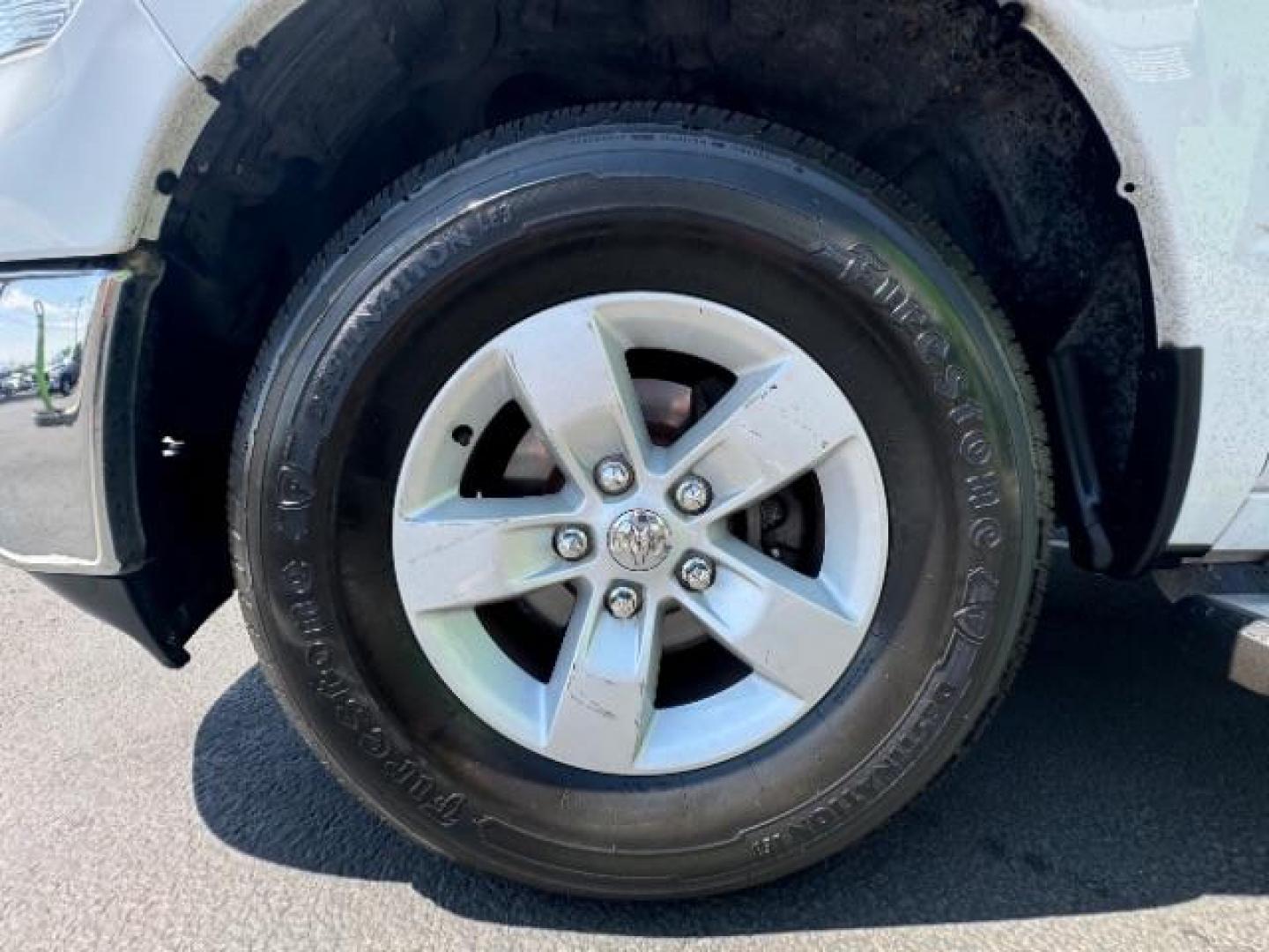 2017 White /Black/Diesel Gray, cloth RAM 1500 SLT Crew Cab SWB 4WD (1C6RR7LT5HS) with an 5.7L V8 OHV 16V engine, 8-Speed Automatic transmission, located at 1865 East Red Hills Pkwy, St. George, 84770, (435) 628-0023, 37.120850, -113.543640 - We specialize in helping ALL people get the best financing available. No matter your credit score, good, bad or none we can get you an amazing rate. Had a bankruptcy, divorce, or repossessions? We give you the green light to get your credit back on the road. Low down and affordable payments that fit - Photo#11