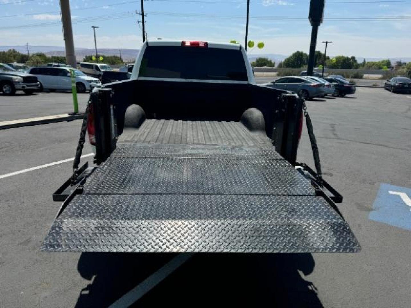 2017 White /Black/Diesel Gray, cloth RAM 1500 SLT Crew Cab SWB 4WD (1C6RR7LT5HS) with an 5.7L V8 OHV 16V engine, 8-Speed Automatic transmission, located at 1865 East Red Hills Pkwy, St. George, 84770, (435) 628-0023, 37.120850, -113.543640 - We specialize in helping ALL people get the best financing available. No matter your credit score, good, bad or none we can get you an amazing rate. Had a bankruptcy, divorce, or repossessions? We give you the green light to get your credit back on the road. Low down and affordable payments that fit - Photo#36