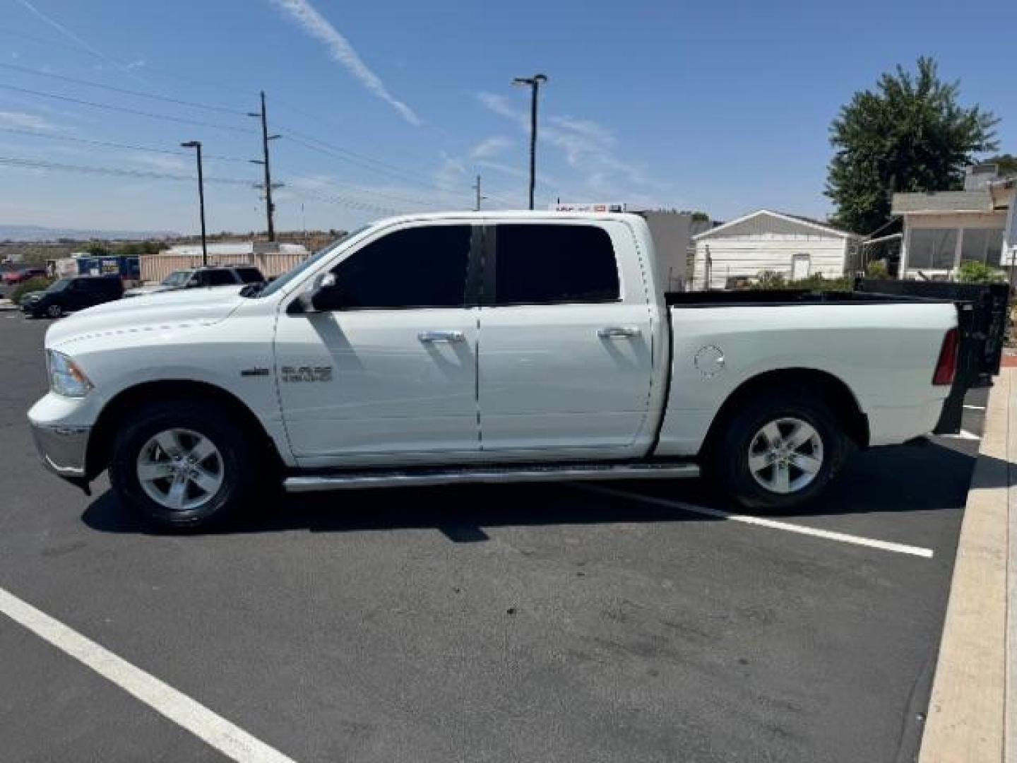 2017 White /Black/Diesel Gray, cloth RAM 1500 SLT Crew Cab SWB 4WD (1C6RR7LT5HS) with an 5.7L V8 OHV 16V engine, 8-Speed Automatic transmission, located at 1865 East Red Hills Pkwy, St. George, 84770, (435) 628-0023, 37.120850, -113.543640 - We specialize in helping ALL people get the best financing available. No matter your credit score, good, bad or none we can get you an amazing rate. Had a bankruptcy, divorce, or repossessions? We give you the green light to get your credit back on the road. Low down and affordable payments that fit - Photo#3