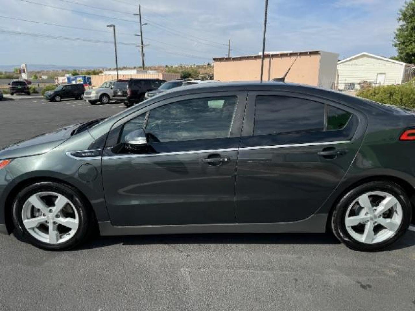 2014 Gray /Black Interior Chevrolet Volt Standard w/ LEP (1G1RE6E4XEU) with an 1.4L L4 DOHC 16V PLUG-IN HYBRID engine, Continuously Variable Transmission transmission, located at 1865 East Red Hills Pkwy, St. George, 84770, (435) 628-0023, 37.120850, -113.543640 - ***This vehicle qualifies for the EV/Hybrid tax rebate of up to $4,000*** We are setup with the IRS to recieve direct payments within 72 hours. We file the rebate online with IRS and can credit it to your down payment, reduce the sales price OR give you cashback!! These cars will not last and can o - Photo#3