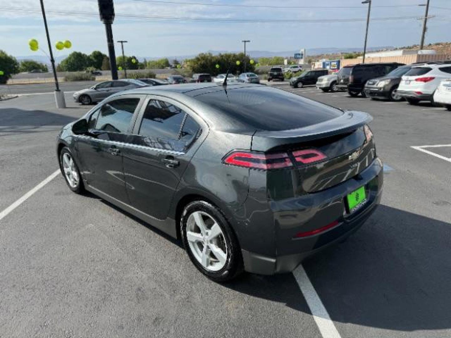 2014 Gray /Black Interior Chevrolet Volt Standard w/ LEP (1G1RE6E4XEU) with an 1.4L L4 DOHC 16V PLUG-IN HYBRID engine, Continuously Variable Transmission transmission, located at 1865 East Red Hills Pkwy, St. George, 84770, (435) 628-0023, 37.120850, -113.543640 - ***This vehicle qualifies for the EV/Hybrid tax rebate of up to $4,000*** We are setup with the IRS to recieve direct payments within 72 hours. We file the rebate online with IRS and can credit it to your down payment, reduce the sales price OR give you cashback!! These cars will not last and can o - Photo#4