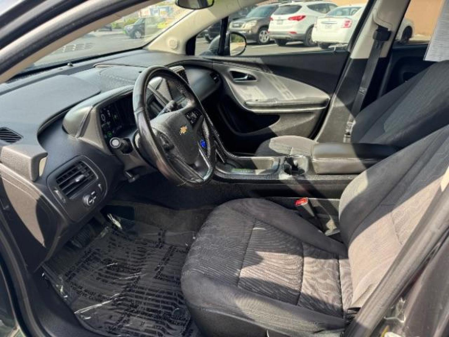 2014 Gray /Black Interior Chevrolet Volt Standard w/ LEP (1G1RE6E4XEU) with an 1.4L L4 DOHC 16V PLUG-IN HYBRID engine, Continuously Variable Transmission transmission, located at 1865 East Red Hills Pkwy, St. George, 84770, (435) 628-0023, 37.120850, -113.543640 - ***This vehicle qualifies for the EV/Hybrid tax rebate of up to $4,000*** We are setup with the IRS to recieve direct payments within 72 hours. We file the rebate online with IRS and can credit it to your down payment, reduce the sales price OR give you cashback!! These cars will not last and can o - Photo#15