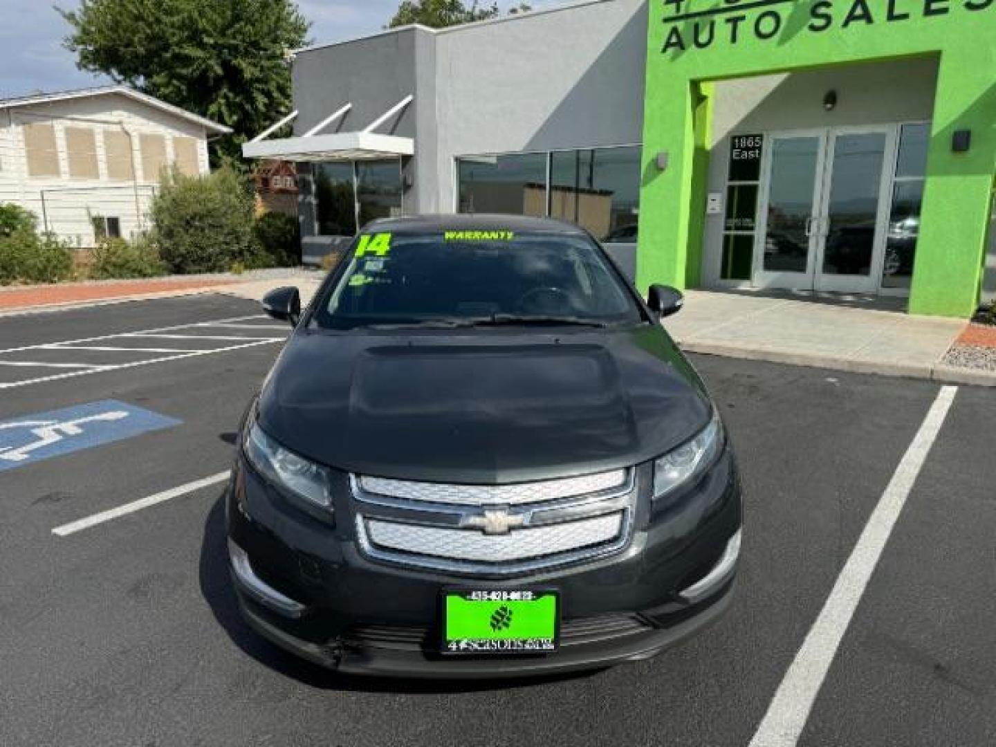 2014 Gray /Black Interior Chevrolet Volt Standard w/ LEP (1G1RE6E4XEU) with an 1.4L L4 DOHC 16V PLUG-IN HYBRID engine, Continuously Variable Transmission transmission, located at 1865 East Red Hills Pkwy, St. George, 84770, (435) 628-0023, 37.120850, -113.543640 - ***This vehicle qualifies for the EV/Hybrid tax rebate of up to $4,000*** We are setup with the IRS to recieve direct payments within 72 hours. We file the rebate online with IRS and can credit it to your down payment, reduce the sales price OR give you cashback!! These cars will not last and can o - Photo#1