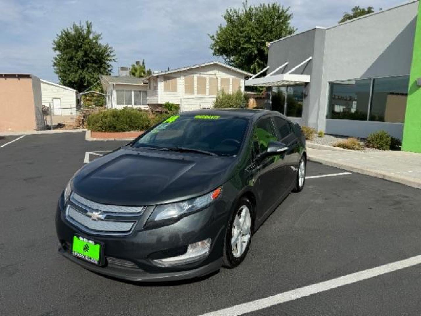 2014 Gray /Black Interior Chevrolet Volt Standard w/ LEP (1G1RE6E4XEU) with an 1.4L L4 DOHC 16V PLUG-IN HYBRID engine, Continuously Variable Transmission transmission, located at 1865 East Red Hills Pkwy, St. George, 84770, (435) 628-0023, 37.120850, -113.543640 - ***This vehicle qualifies for the EV/Hybrid tax rebate of up to $4,000*** We are setup with the IRS to recieve direct payments within 72 hours. We file the rebate online with IRS and can credit it to your down payment, reduce the sales price OR give you cashback!! These cars will not last and can o - Photo#2