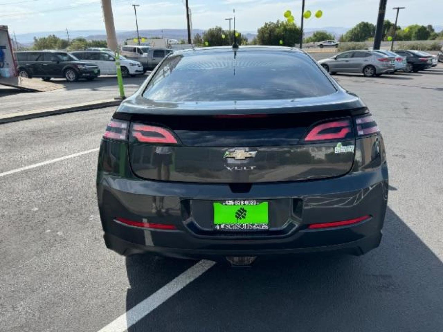 2014 Gray /Black Interior Chevrolet Volt Standard w/ LEP (1G1RE6E4XEU) with an 1.4L L4 DOHC 16V PLUG-IN HYBRID engine, Continuously Variable Transmission transmission, located at 1865 East Red Hills Pkwy, St. George, 84770, (435) 628-0023, 37.120850, -113.543640 - ***This vehicle qualifies for the EV/Hybrid tax rebate of up to $4,000*** We are setup with the IRS to recieve direct payments within 72 hours. We file the rebate online with IRS and can credit it to your down payment, reduce the sales price OR give you cashback!! These cars will not last and can o - Photo#5