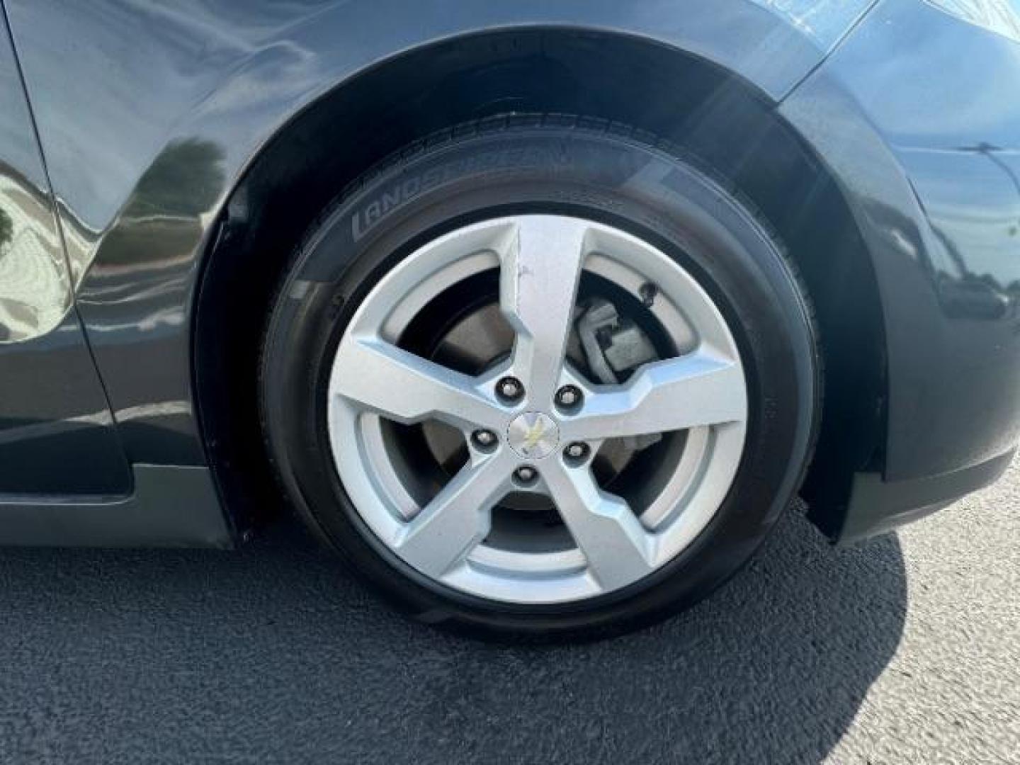 2014 Gray /Black Interior Chevrolet Volt Standard w/ LEP (1G1RE6E4XEU) with an 1.4L L4 DOHC 16V PLUG-IN HYBRID engine, Continuously Variable Transmission transmission, located at 1865 East Red Hills Pkwy, St. George, 84770, (435) 628-0023, 37.120850, -113.543640 - ***This vehicle qualifies for the EV/Hybrid tax rebate of up to $4,000*** We are setup with the IRS to recieve direct payments within 72 hours. We file the rebate online with IRS and can credit it to your down payment, reduce the sales price OR give you cashback!! These cars will not last and can o - Photo#8