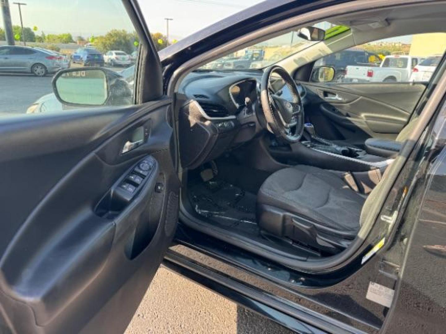 2017 Mosaic Black Metallic /Jet Black/Jet Black, cloth Chevrolet Volt LT (1G1RC6S59HU) with an 1.5L L4 DOHC 16V PLUG-IN HYBRID engine, Continuously Variable Transmission transmission, located at 1865 East Red Hills Pkwy, St. George, 84770, (435) 628-0023, 37.120850, -113.543640 - Photo#13