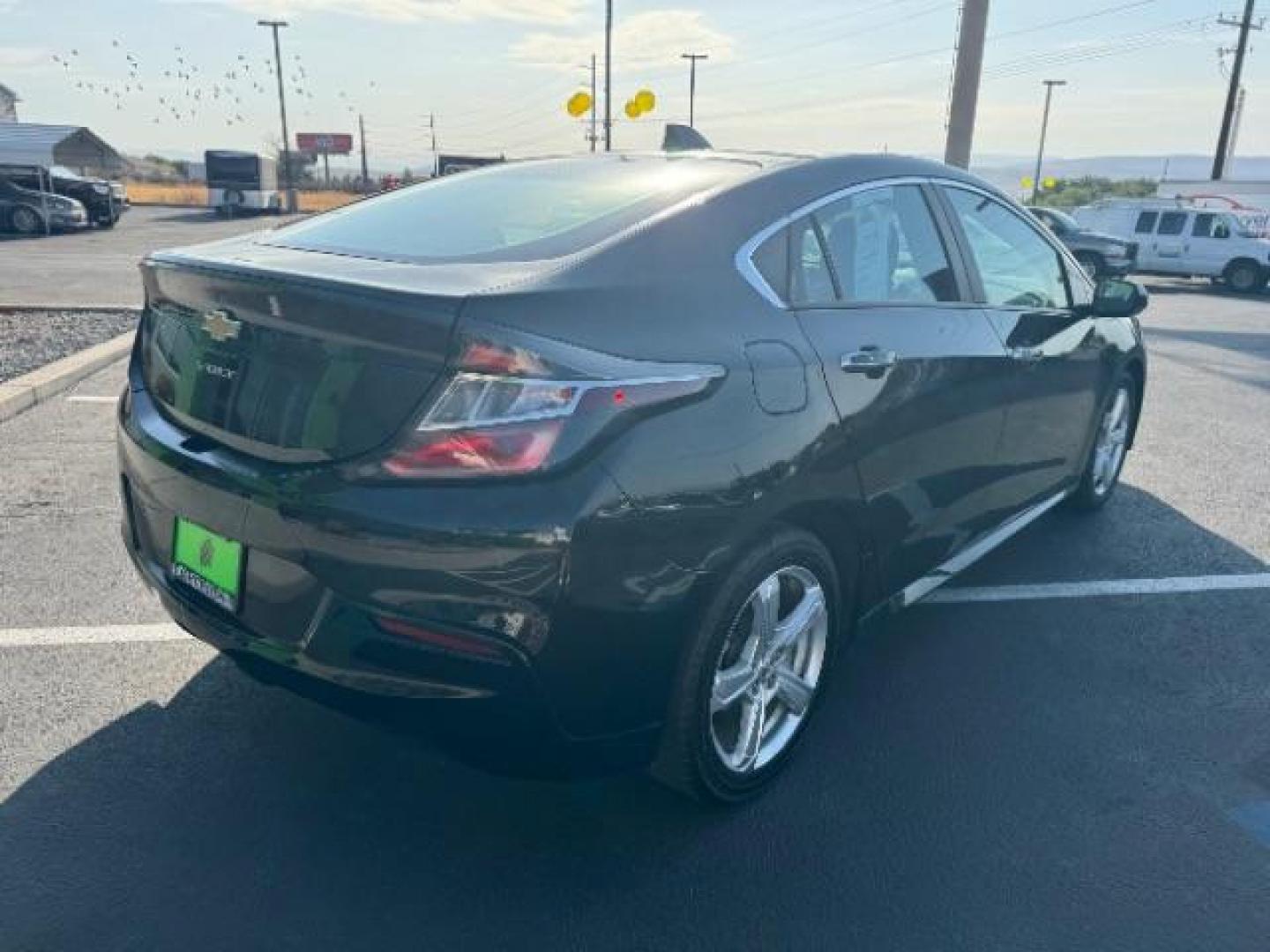 2017 Mosaic Black Metallic /Jet Black/Jet Black, cloth Chevrolet Volt LT (1G1RC6S59HU) with an 1.5L L4 DOHC 16V PLUG-IN HYBRID engine, Continuously Variable Transmission transmission, located at 1865 East Red Hills Pkwy, St. George, 84770, (435) 628-0023, 37.120850, -113.543640 - We specialize in helping ALL people get the best financing available. No matter your credit score, good, bad or none we can get you an amazing rate. Had a bankruptcy, divorce, or repossessions? We give you the green light to get your credit back on the road. Low down and affordable payments that fit - Photo#6