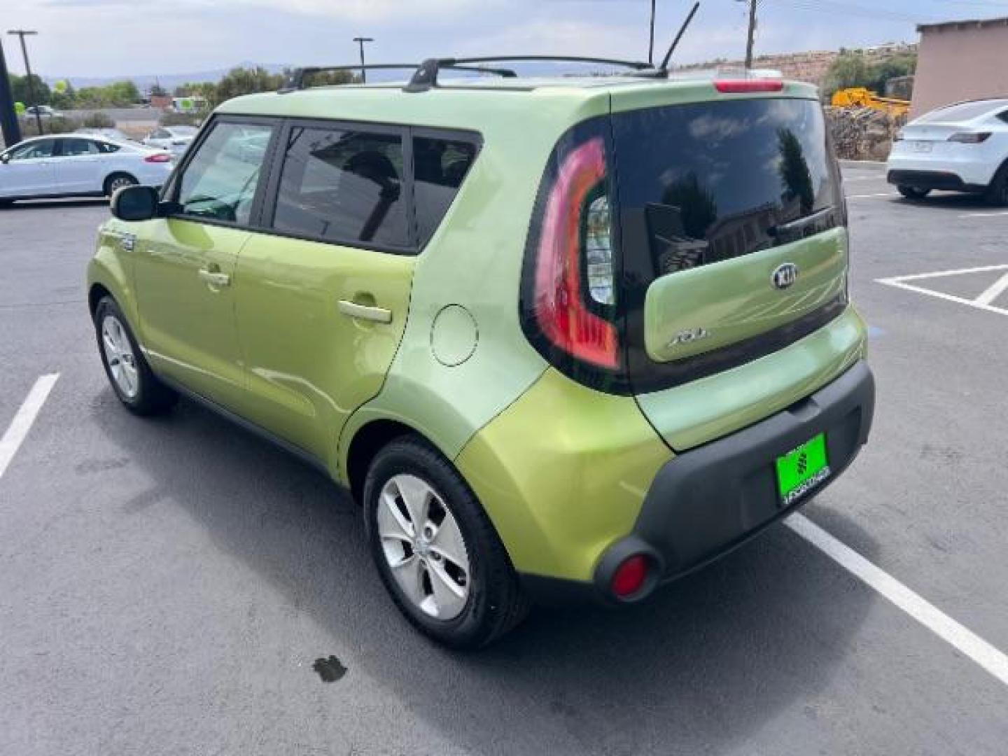 2015 Alien II /Black Kia Soul Base (KNDJN2A20F7) with an 1.6L L4 DOHC 16V engine, 6-Speed Automatic transmission, located at 940 North Main Street, Cedar City, UT, 84720, (435) 628-0023, 37.692936, -113.061897 - Photo#4