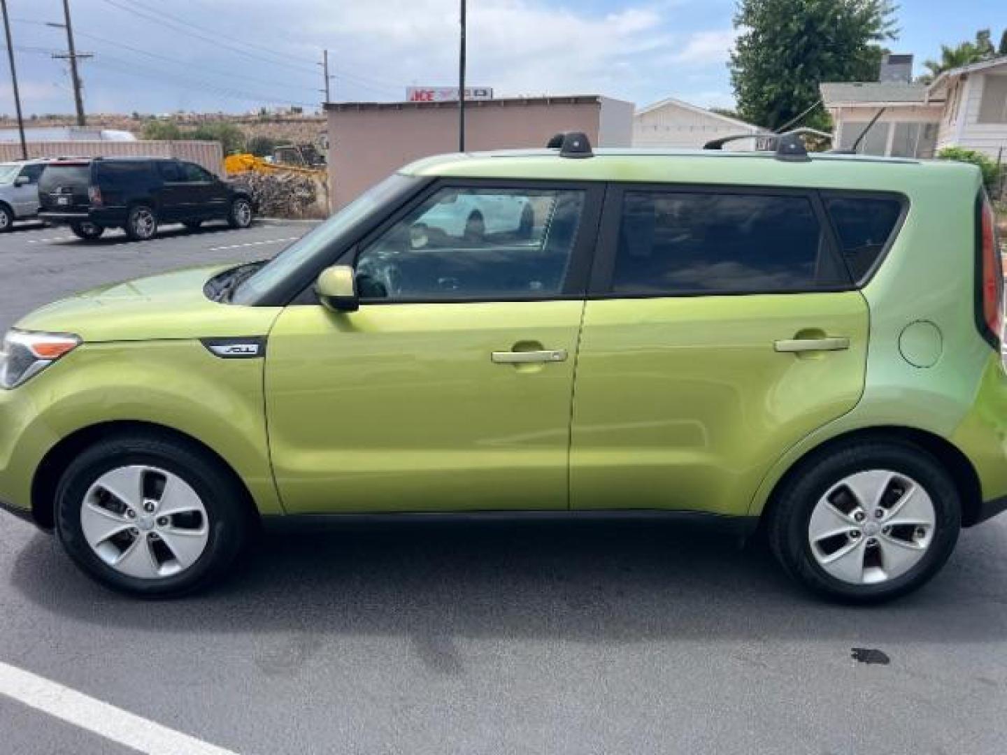 2015 Alien II /Black Kia Soul Base (KNDJN2A20F7) with an 1.6L L4 DOHC 16V engine, 6-Speed Automatic transmission, located at 940 North Main Street, Cedar City, UT, 84720, (435) 628-0023, 37.692936, -113.061897 - Photo#3