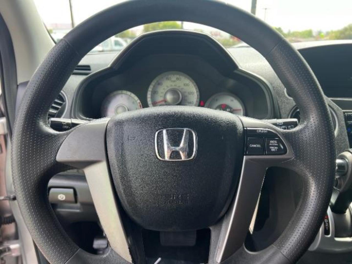 2011 Alabaster Silver Metallic /Gray Cloth Interior Honda Pilot LX 2WD 5-Spd AT (5FNYF3H23BB) with an 3.5L V6 SOHC 24V engine, 5-Speed Automatic transmission, located at 1865 East Red Hills Pkwy, St. George, 84770, (435) 628-0023, 37.120850, -113.543640 - Photo#16