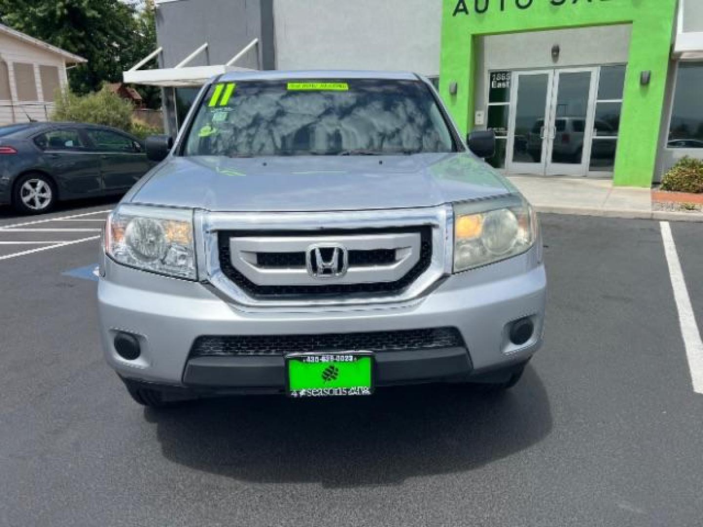 2011 Alabaster Silver Metallic /Gray Cloth Interior Honda Pilot LX 2WD 5-Spd AT (5FNYF3H23BB) with an 3.5L V6 SOHC 24V engine, 5-Speed Automatic transmission, located at 1865 East Red Hills Pkwy, St. George, 84770, (435) 628-0023, 37.120850, -113.543640 - Photo#1