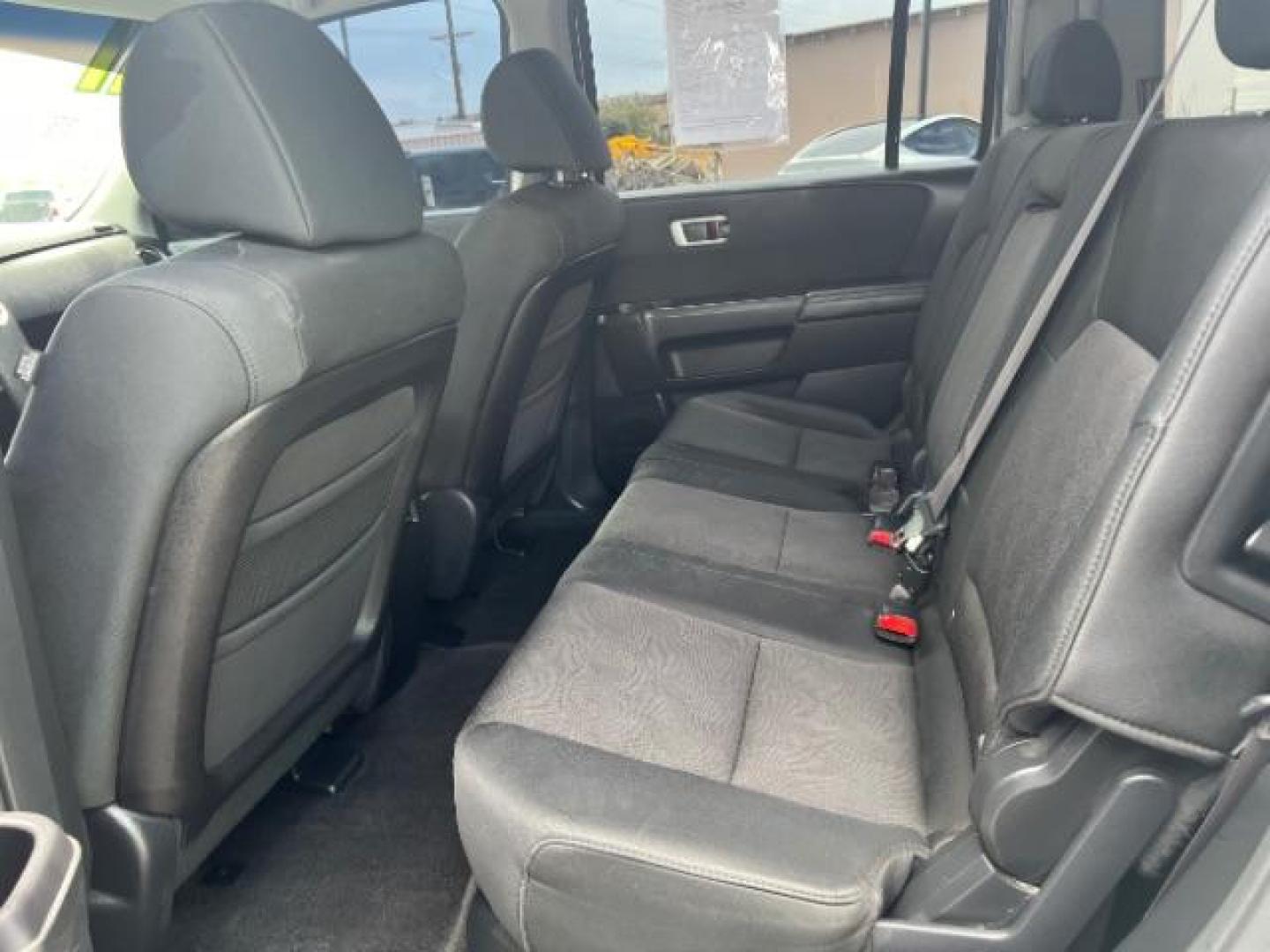 2011 Alabaster Silver Metallic /Gray Cloth Interior Honda Pilot LX 2WD 5-Spd AT (5FNYF3H23BB) with an 3.5L V6 SOHC 24V engine, 5-Speed Automatic transmission, located at 1865 East Red Hills Pkwy, St. George, 84770, (435) 628-0023, 37.120850, -113.543640 - Photo#19