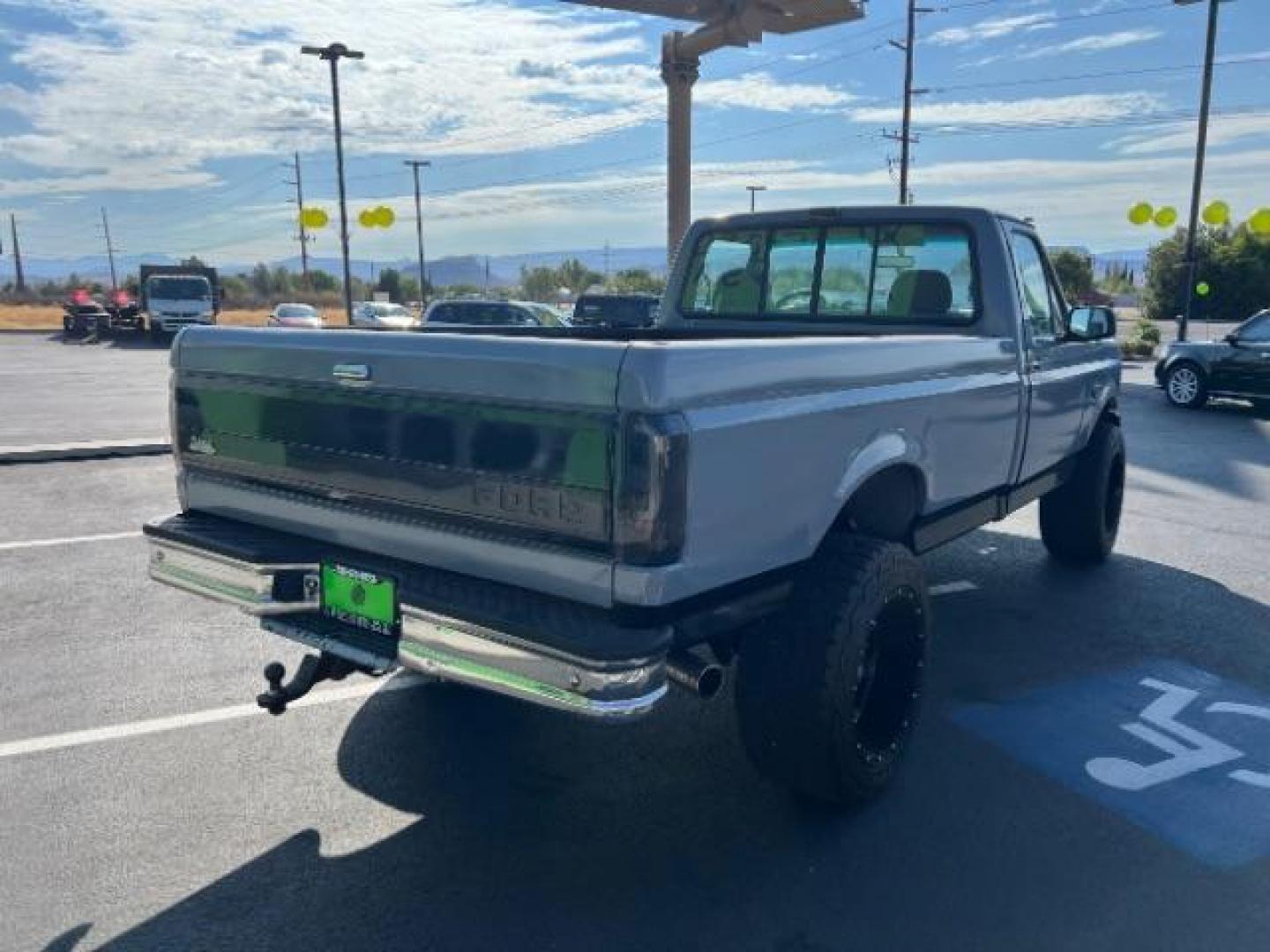 1993 Gray /Tan Cloth Interior Ford F-150 S Reg. Cab Long Bed 4WD (1FTEF14N2PL) with an 5.0L V8 OHV 16V engine, 4-Speed Automatic transmission, located at 1865 East Red Hills Pkwy, St. George, 84770, (435) 628-0023, 37.120850, -113.543640 - We specialize in helping ALL people get the best financing available. No matter your credit score, good, bad or none we can get you an amazing rate. Had a bankruptcy, divorce, or repossessions? We give you the green light to get your credit back on the road. Low down and affordable payments that fit - Photo#6